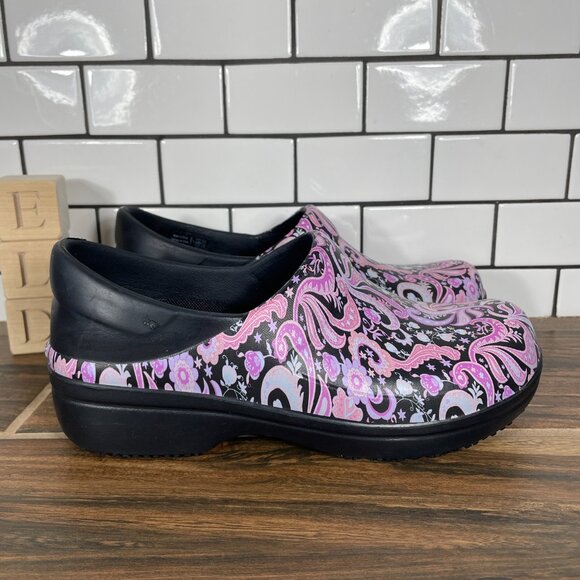 CROCS Neria Pro ll Womens 7 Shoes Multicolor Paisley Floral Graphic Work Clogs - Picture 3 of 14